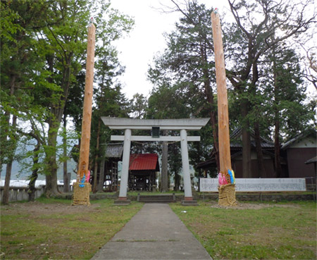 村上神社の御柱