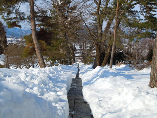 上田市前山寺の参道